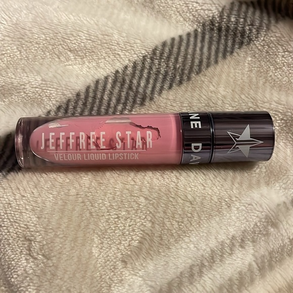 NIB Jeffree Star Velour Liquid Lipstick In Oh My God Sold Out Color! - Picture 3 of 5